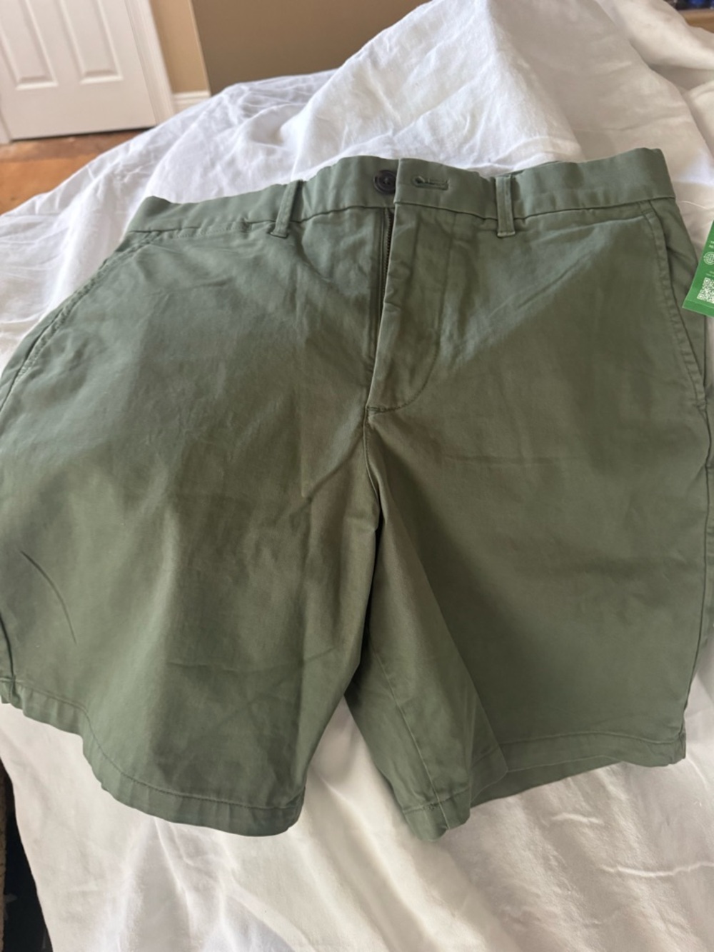 Relaxed Fit Olive Flat-Front Men's Shorts